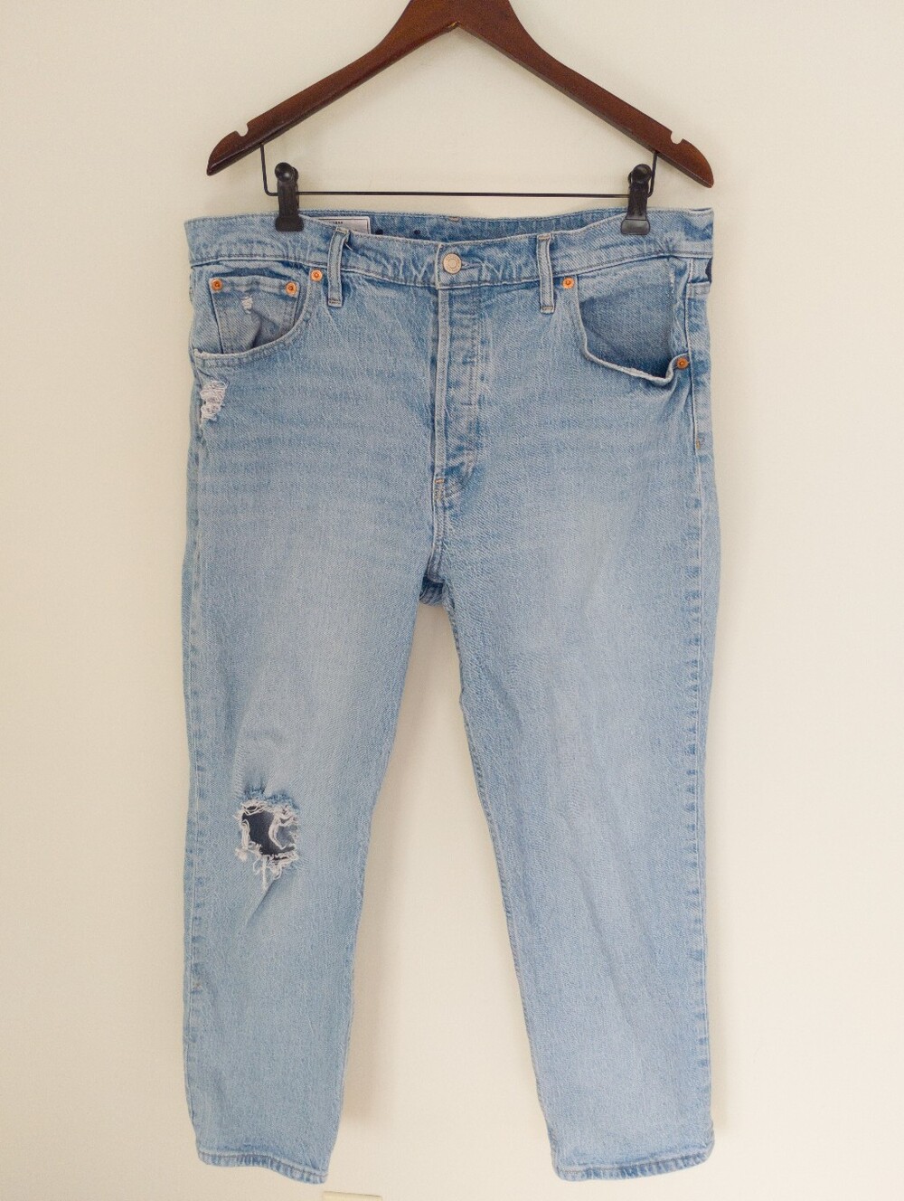 GAP High Rise Cheeky Straight Jeans Light Wash Distressed Size 34